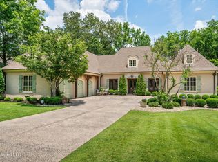 4624 Eiffel Ln, Nesbit, MS 38651