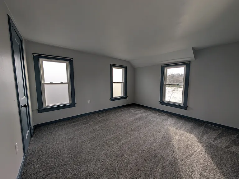 6296 Lakeview Dr — Photo 8