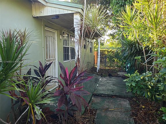 3rd image of 15261 Railroad Dr