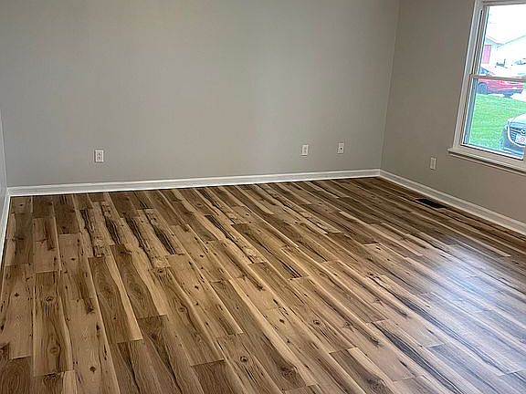 2nd image of 1507 Highlands Dr