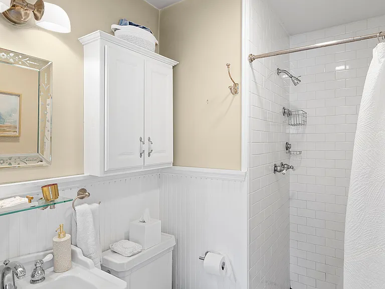 1 Peconic Ave — Photo 11