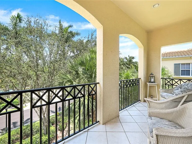 2826 Tiburon Blvd E #103 — Photo 16