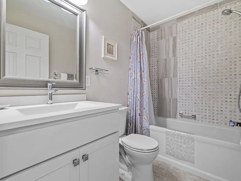 1435 Pheasant Run Dr #101 — Photo 20