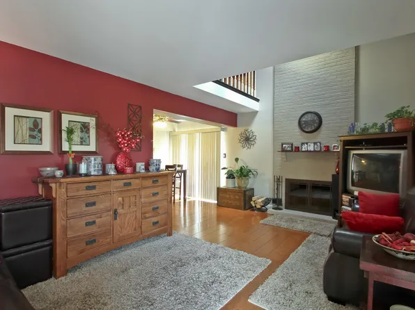 9299 Erin Ln #B-7, Orland Park, IL 60462