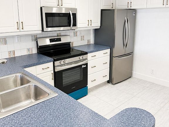 3rd image of 7 Royal Palm Way #505