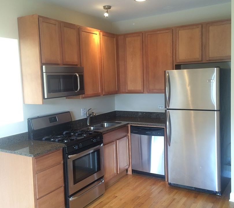 1st image of 5510 N Kenmore Ave APT 1C