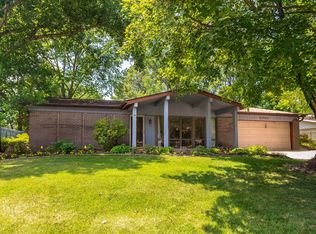 2707 W Sunset Dr, Carbondale, IL 62901