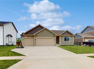 301 6th St NE, Bondurant, IA 50035