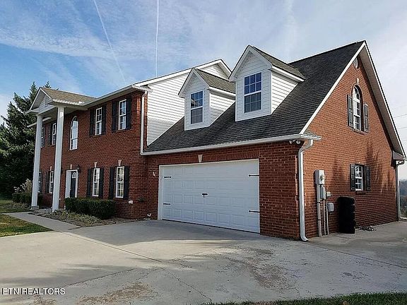 3rd image of 305 Hill Top Dr