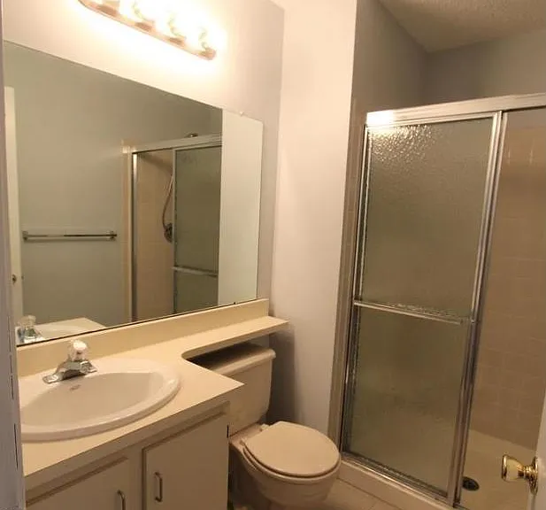 46 Versailles Ct — Photo 16