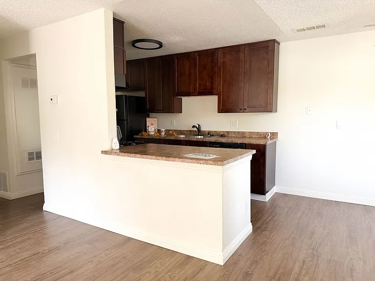 Peppertree Apartments — Photo 14