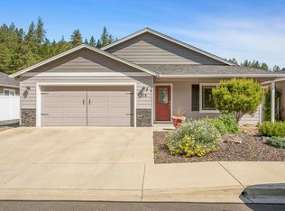 228 Westbrook Dr, Rogue River, OR 97537