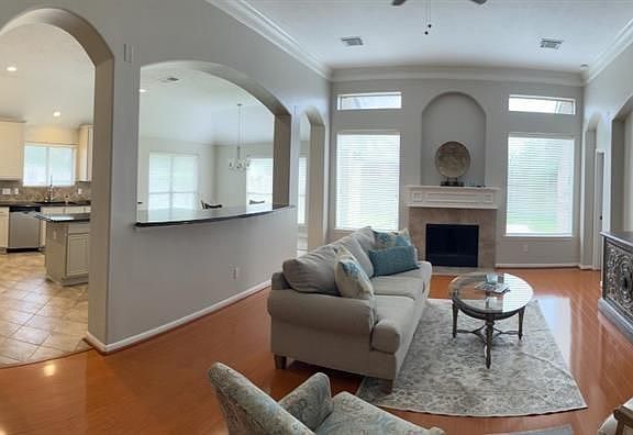 5th image of 1330 Leigh Gardens Dr