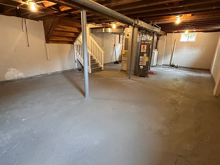 422 Howard Rd — Photo 17