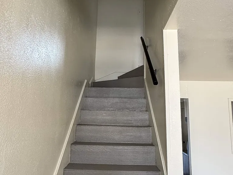 Apache Apartments — Photo 10