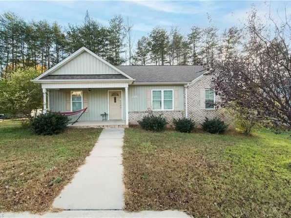 3316 Ridgewood Place Dr, Winston Salem, NC 27107