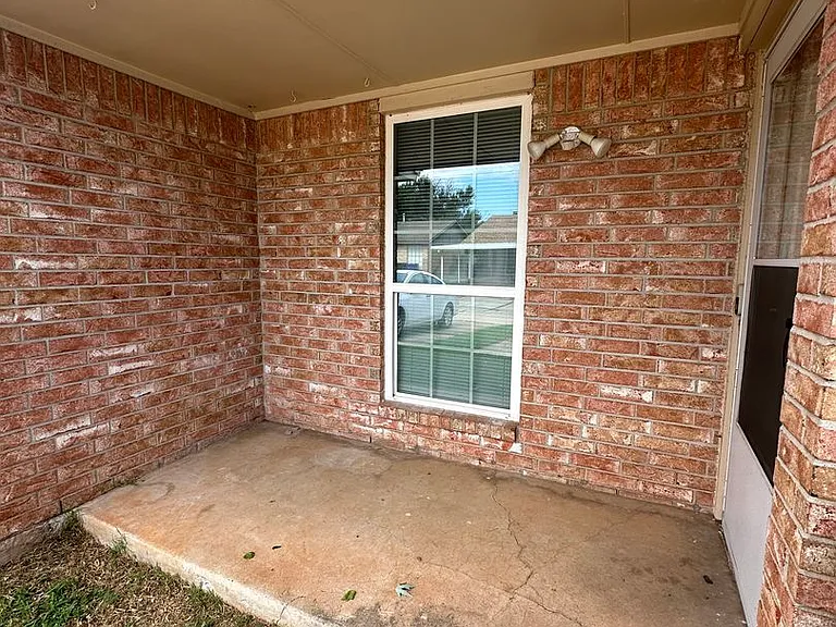 108 Kendra Dr — Photo 3