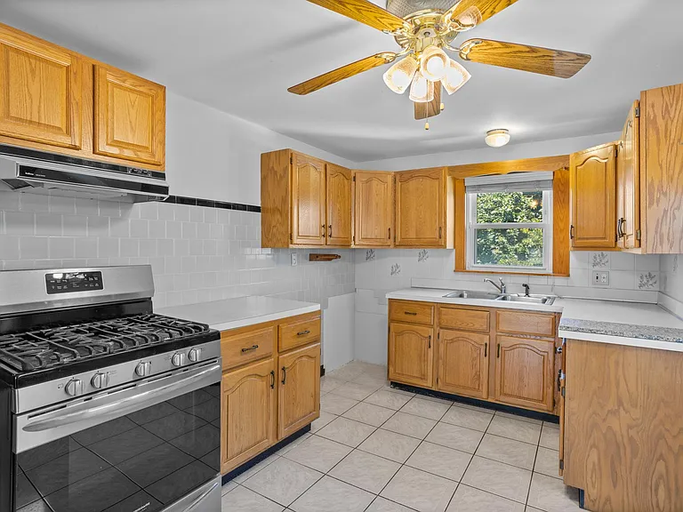 17 Benson Ave #2 — Photo 5