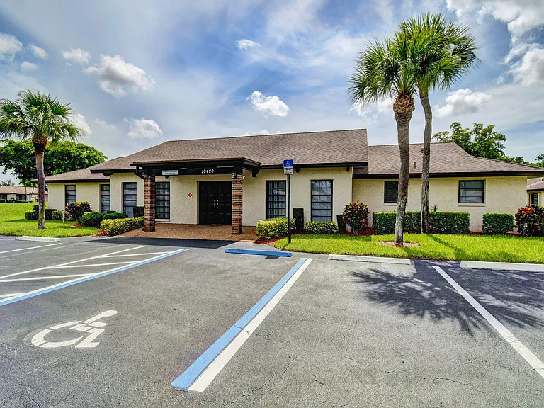 4944 Equestrian Cir #A — Photo 41