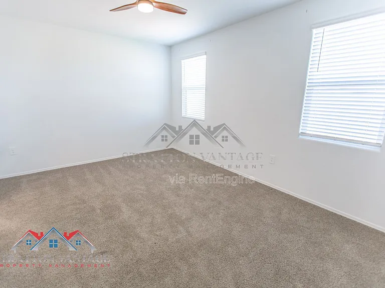 1330 W Hess Ave — Photo 29