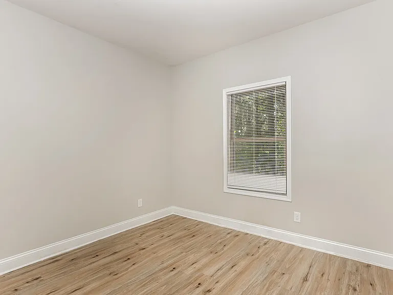416 Pearl St — Photo 12