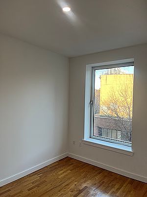 4th image of 153 Essex St #D4