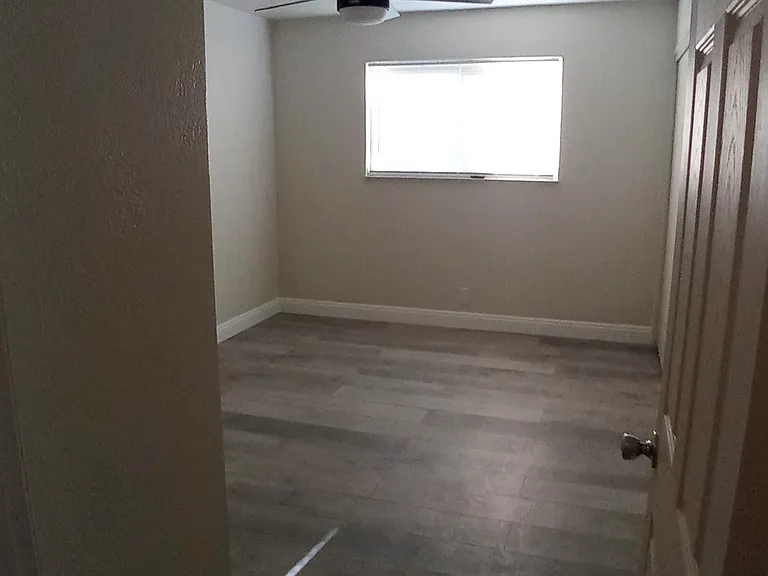 911 Palomino St — Photo 11
