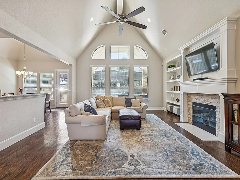 701 Cherrywood Dr — Photo 10