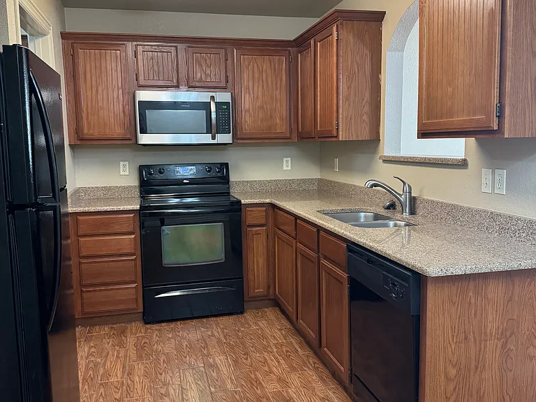 3465 W Chevaux Dr — Photo 4
