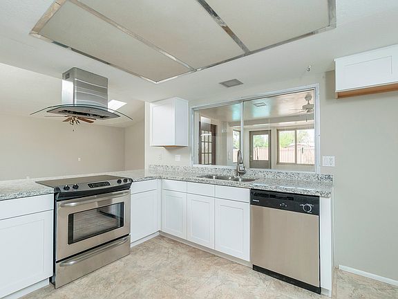 3rd image of 4707 S Clark Dr