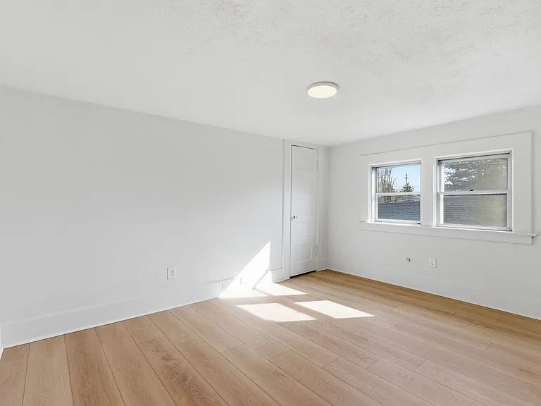 2945 NE 57th Ave — Photo 34