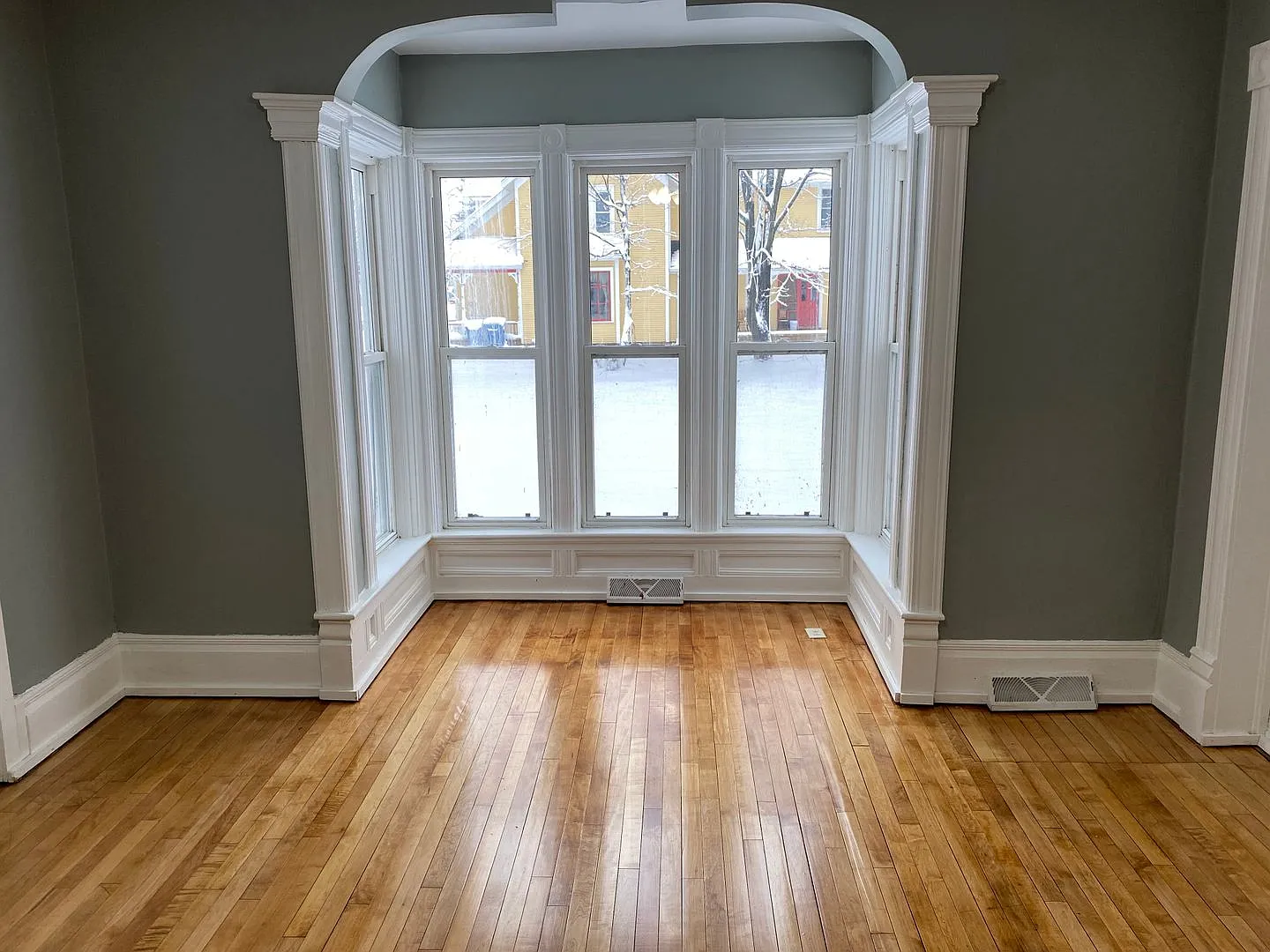 516 Adams Street — Photo 1