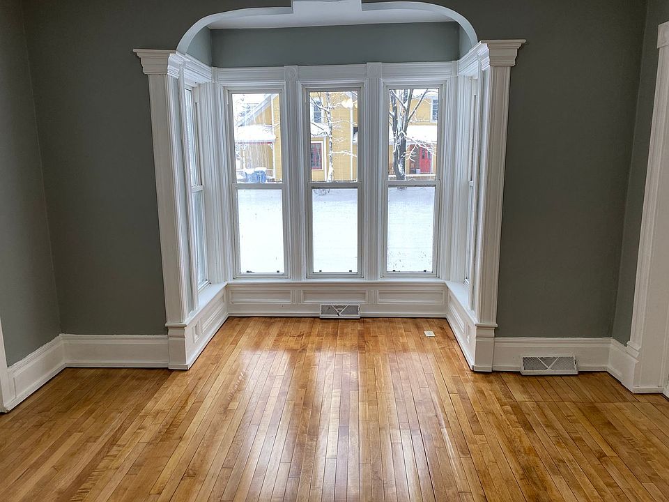 1st image of 516 Adams St