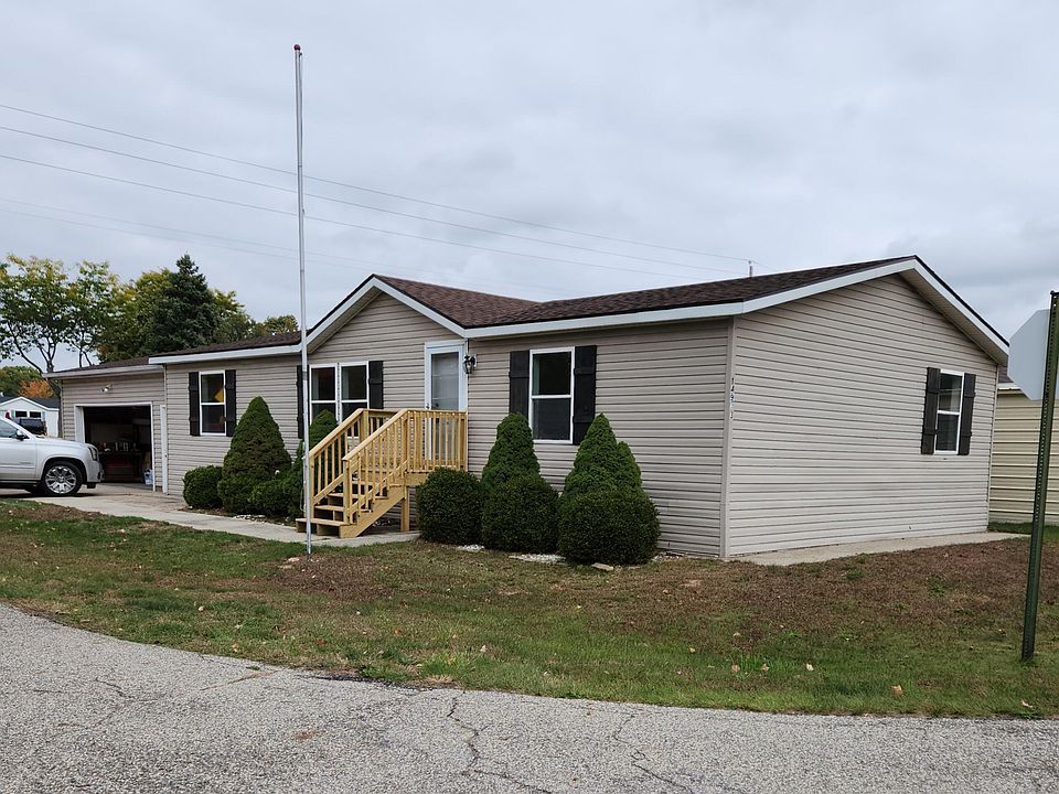 1st image of 14933 Saint Clair Dr