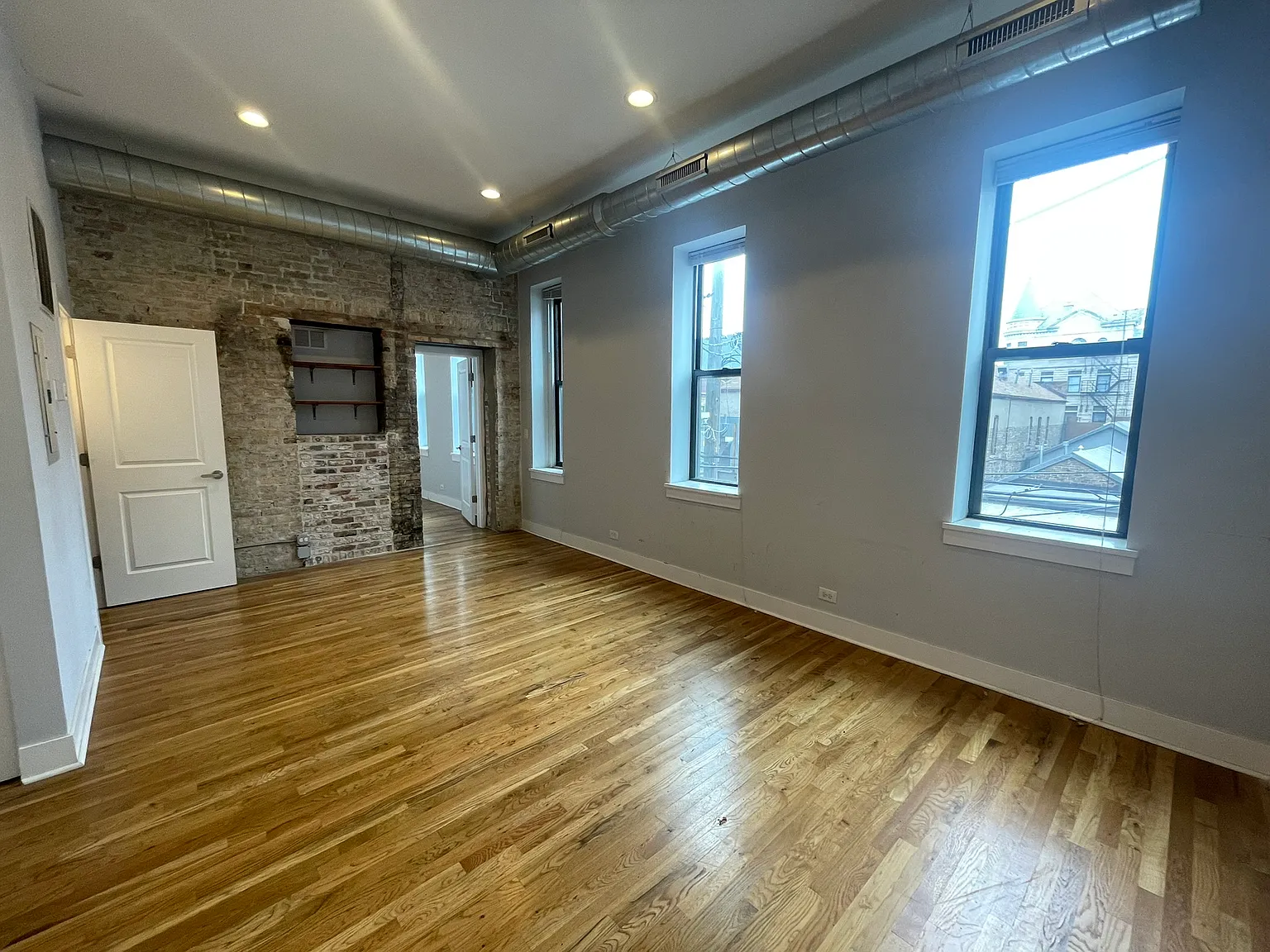 2 bed, 849 sqft, $2,160 — Photo 3