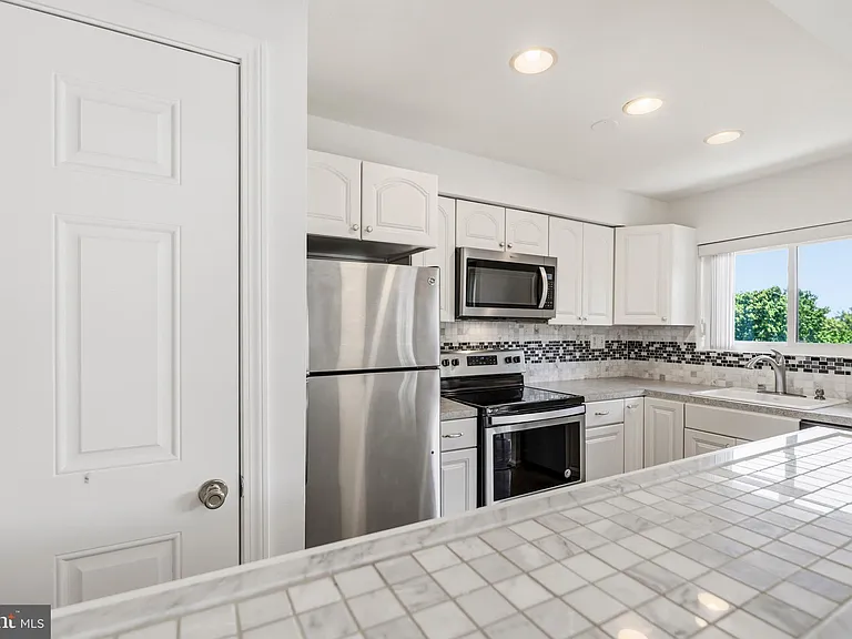 3240 S 28th St #403 — Photo 18