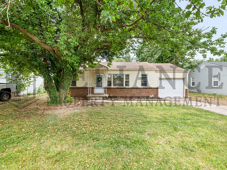 2309 W Graber St — Photo 1