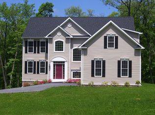 101 Cramer Rd, Poughkeepsie, NY 12603