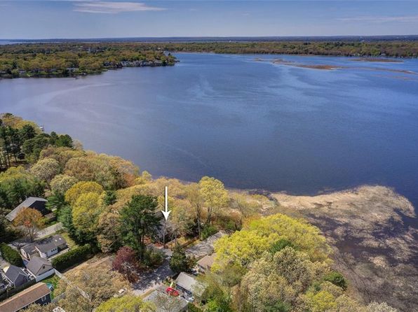 74 Acre Ave, Barrington, RI 02806