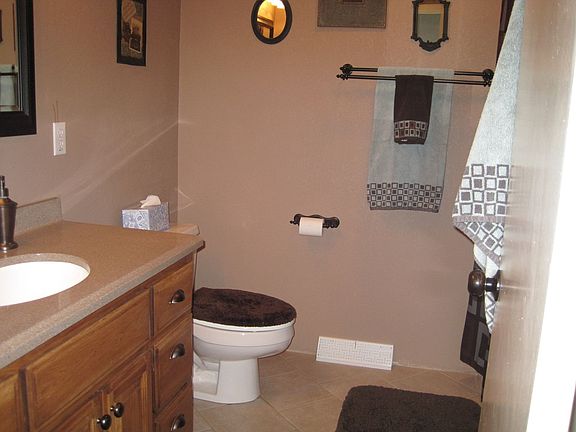 4th image of 2214 Tompy St