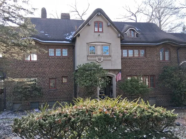 332 E Lincoln Ave, New Castle, PA 16101