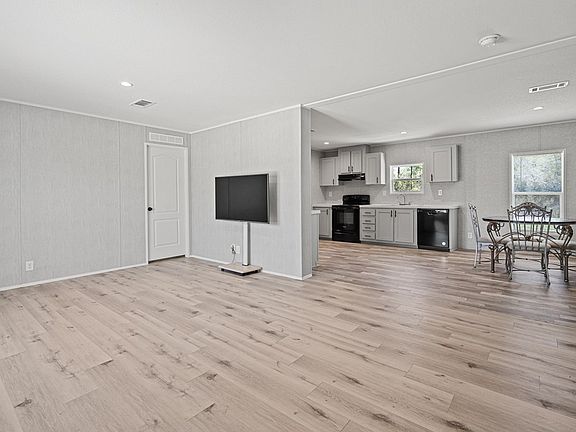 3rd image of 8251 NE 95th Ave