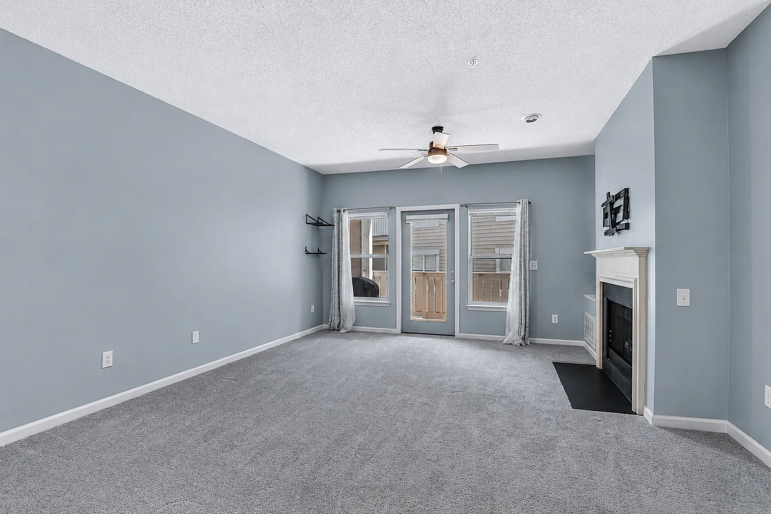 1 bed, 801 sqft, $2,000 — Photo 3