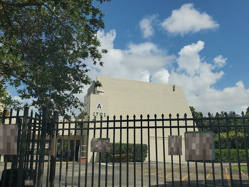 1st image of 1701 NE 115th St APT 37A