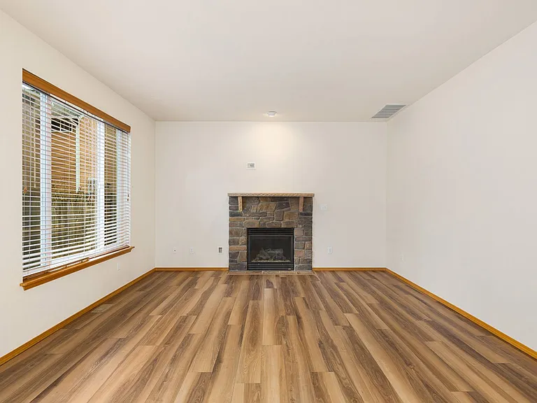 126 195th Pl SW — Photo 9