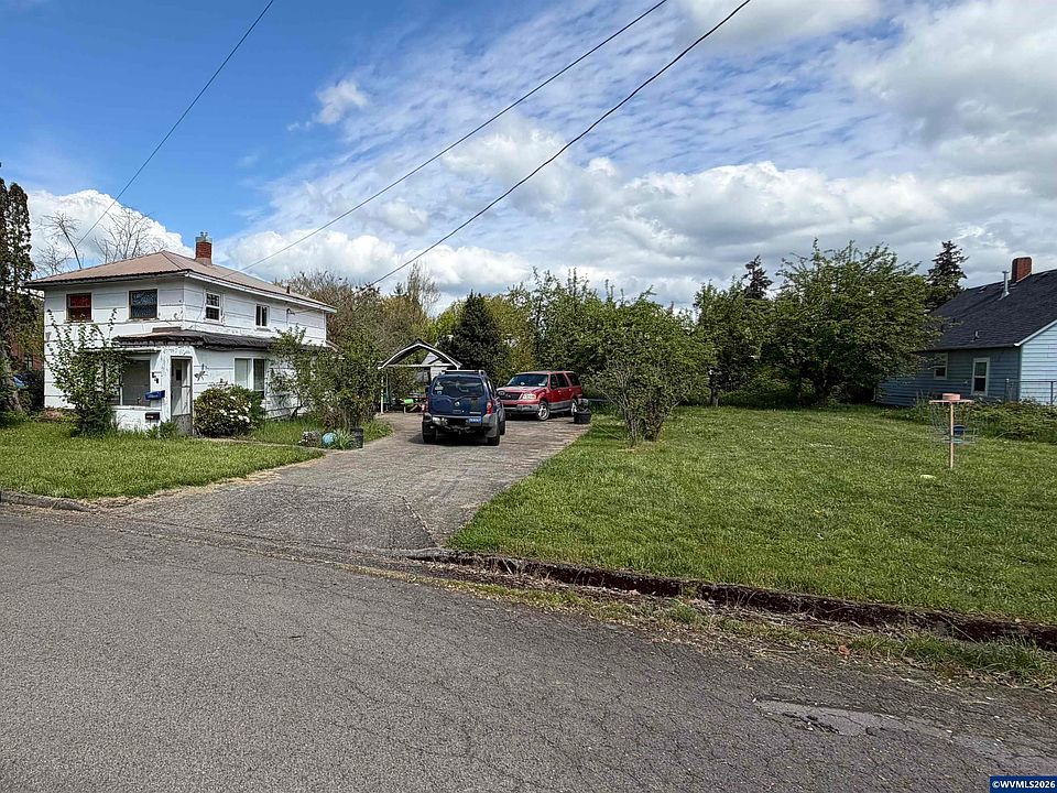 2nd image of 361 N 3rd St