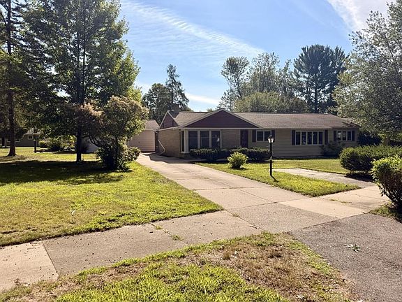 3rd image of 127 PARK BOULEVARD