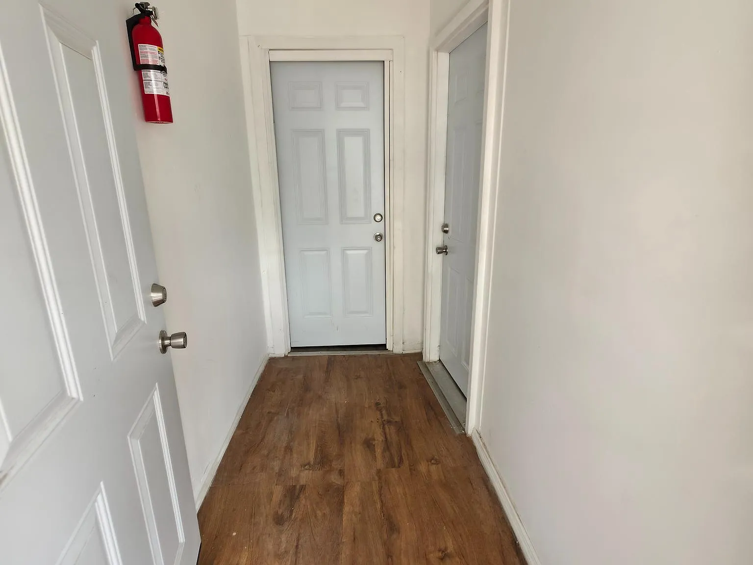 2 bed, 900 sqft, $1,400 — Photo 4