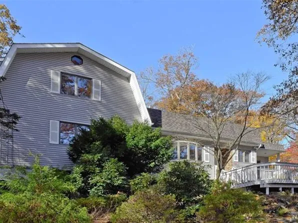 4 Rosewood Ln, Boonton, NJ 07005