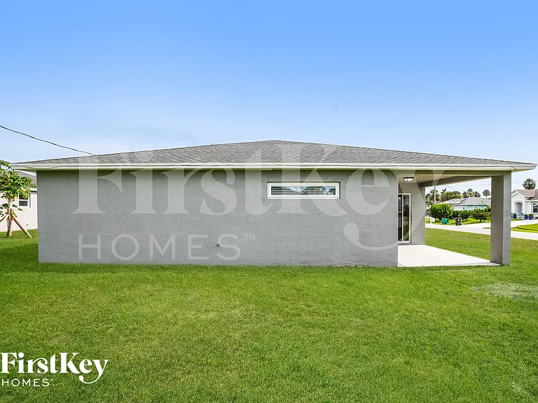 1497 SW San Sebastian Ave — Photo 15